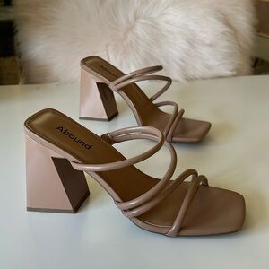Abound Nordstroms nude strappy block heels size 8 beige